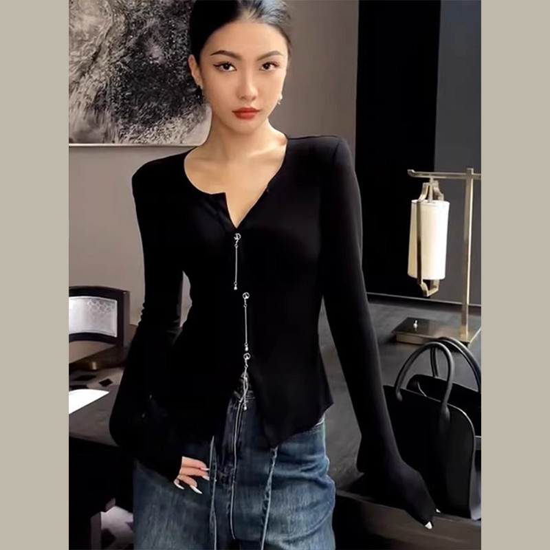 黑色V領內搭打底衫女秋冬2023新款設計感修身短款長袖上衣針織衫