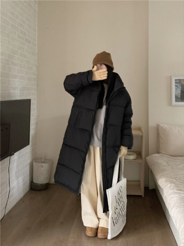 Actual shot of long knee-length down jacket for women in winter, new loose slimming thickened warm cotton jacket