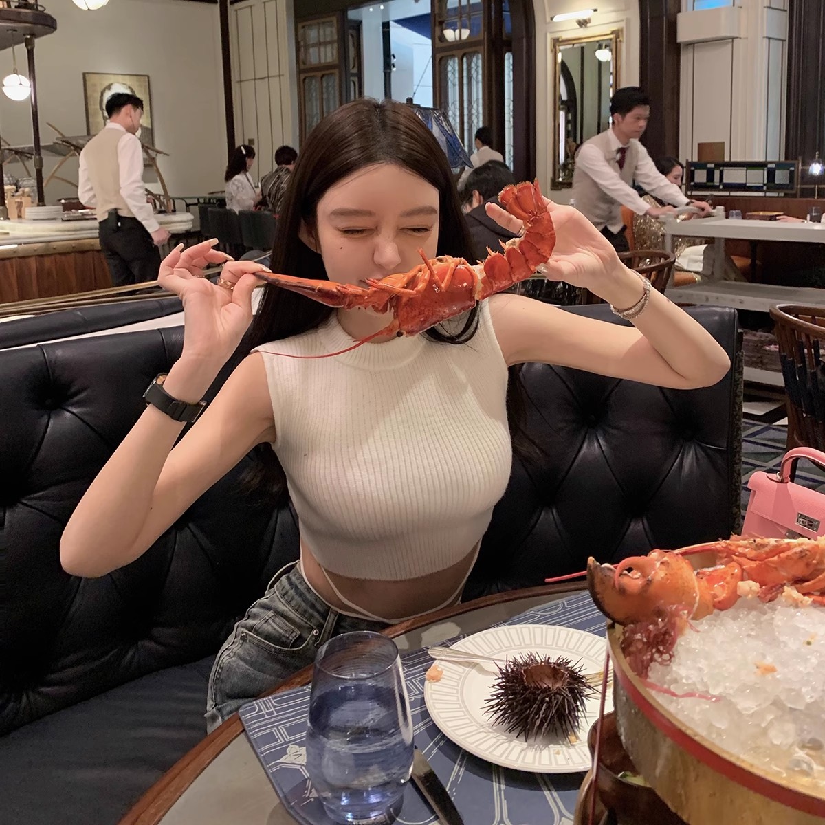 早安樊樊軟綿針織背心女綁帶短款修身顯瘦無袖時髦設計感小眾上衣