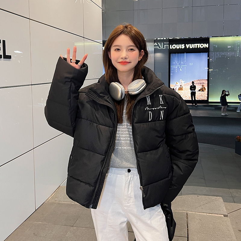 Actual shot of women's cotton jacket 2023 new women's winter Korean version loose thickened hooded leather cotton jacket trendy