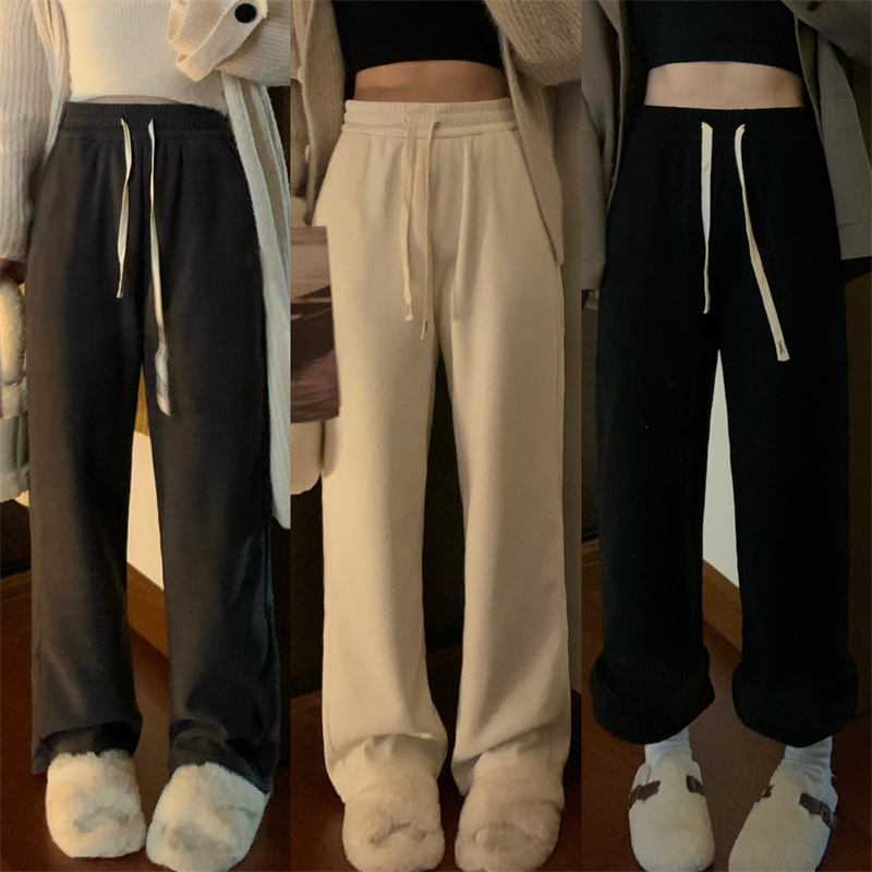 Real shot of plus velvet and thickened corduroy straight pants, casual and versatile, slim and drapey, wide-leg pants that mop the floor
