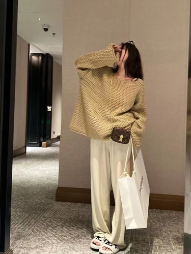 South Korea's Dongdaemun authentic Korean style autumn lazy style loose solid color sweater women's personality off-shoulder short sweater