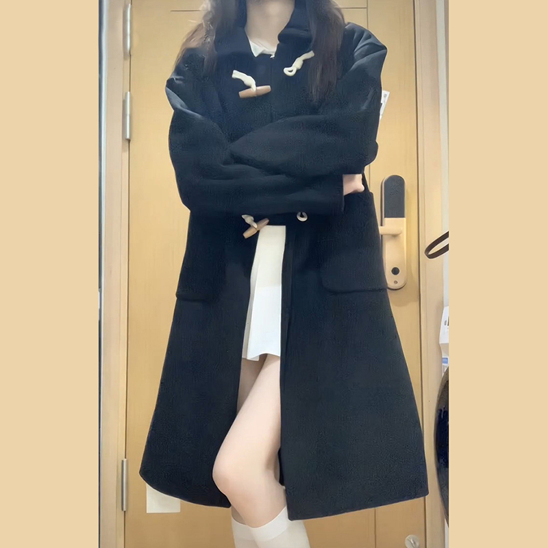 Autumn and winter mid-length black woolen coat for women 2023 new style small Hepburn style horn button woolen coat