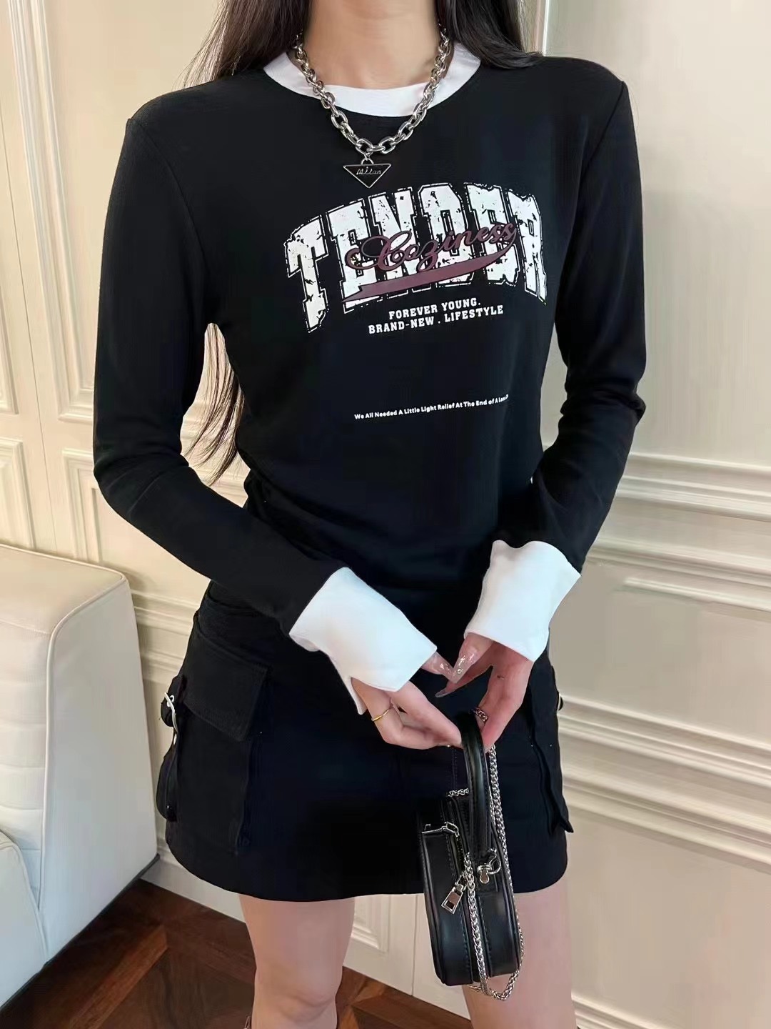 2023 Winter Hot Girl Style Pleated Slim Contrast Color Round Neck Letter Printed Long Sleeve Velvet Bottoming T-shirt for Women