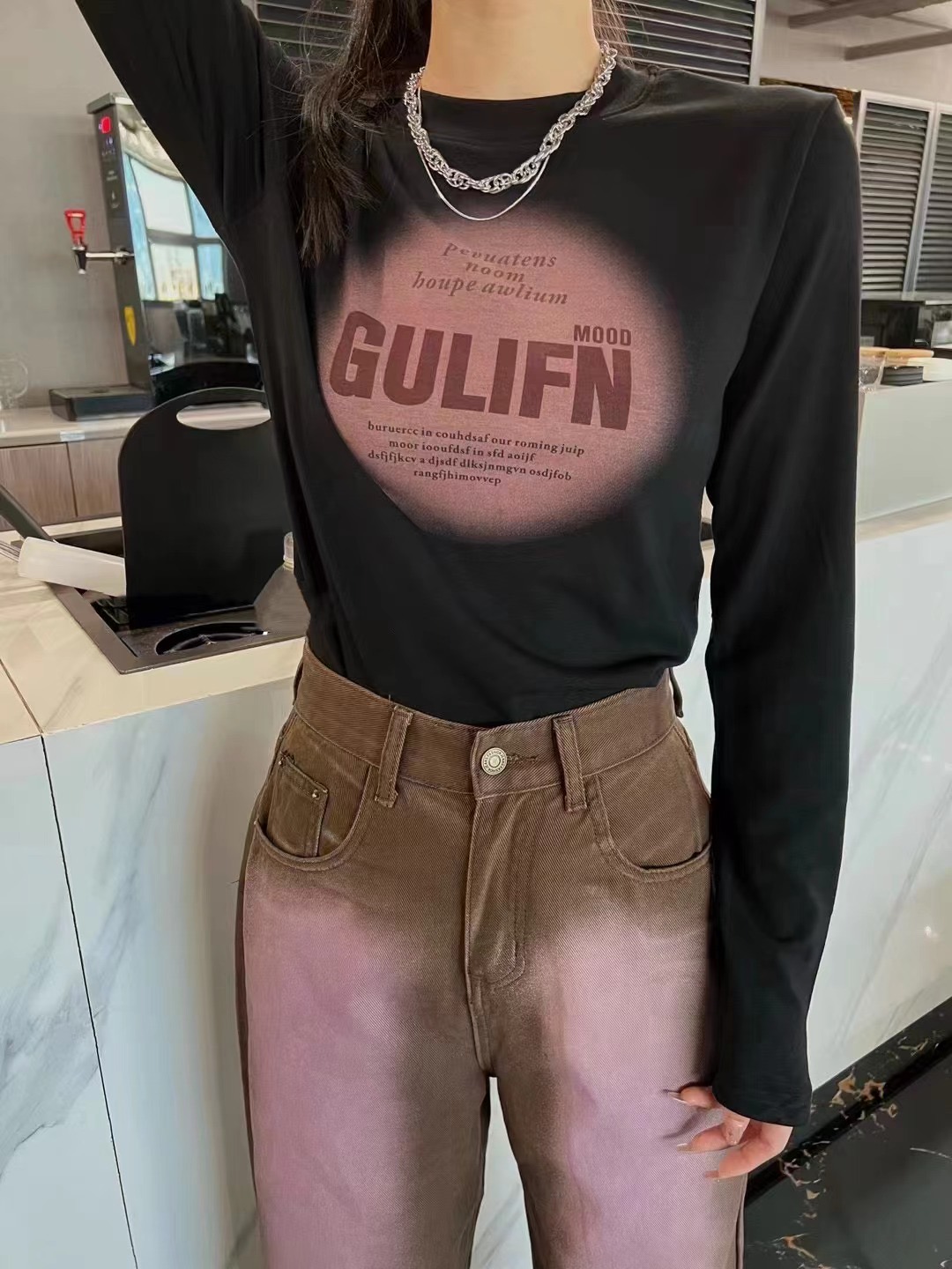 2023 autumn and winter new slimming and age-reducing fashionable letter printed round neck long-sleeved T-shirt plus velvet bottoming shirt