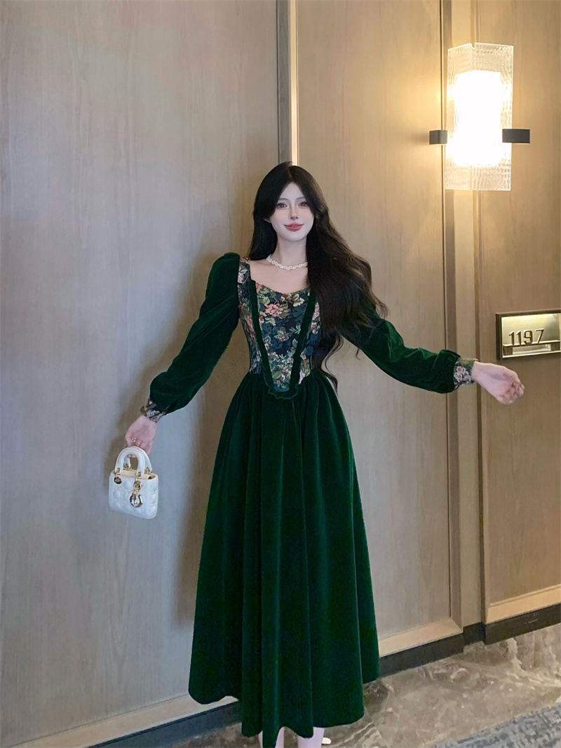 實拍 綠色優雅提花連衣裙長袖絲絨設計感打底裙收腰長裙子女