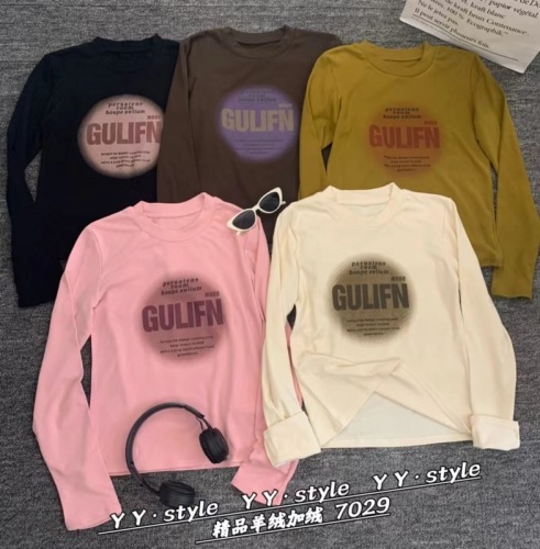  autumn and winter new slimming and age-reducing fashionable letter printed round neck long-sleeved T-shirt plus velvet bottoming shirt