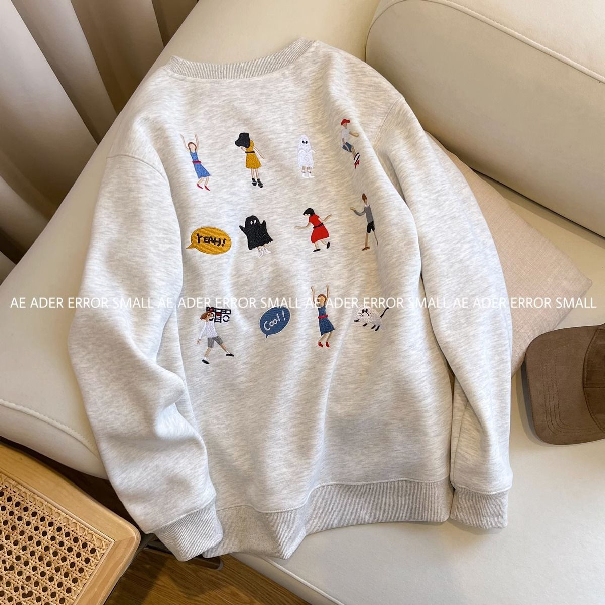Chinese cotton composite milk silk embroidery villain cartoon age-reducing round neck long-sleeved sweatshirt for women autumn loose velvet top
