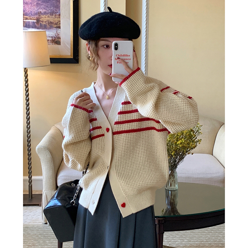 Korean style contrasting striped knitted sweater cardigan to wear with autumn design niche V-neck coat top for small people