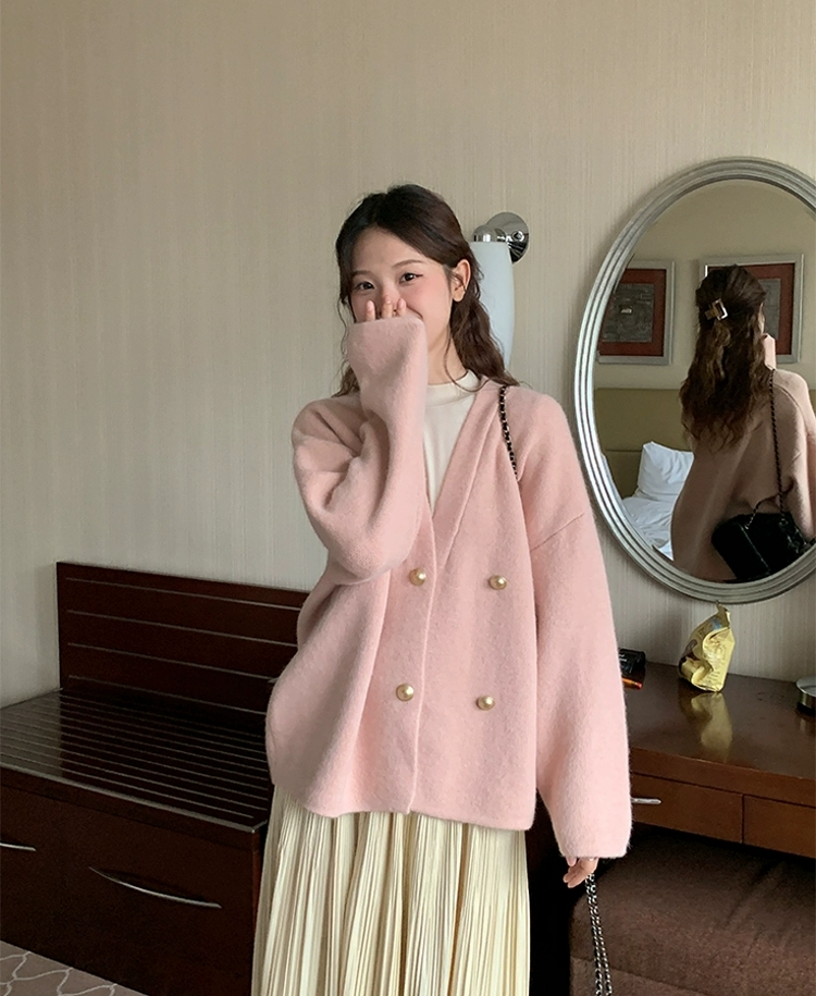 陸小團團韓系雙排扣V領毛衣簡約純色冬季針織面料女裝毛針織衫