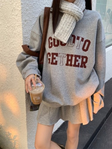 New autumn and winter women's clothing is popular this year 2023 Internet celebrity college small fragrance sweatshirt suit hits the street with a high-end feel
