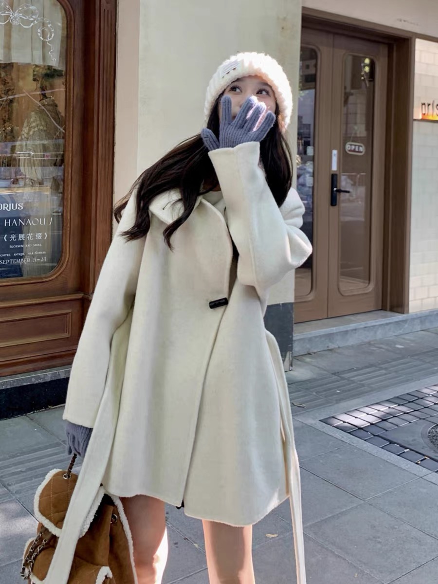 High-end Hepburn style short double-sided woolen coat for women winter new horn button woolen coat for small people