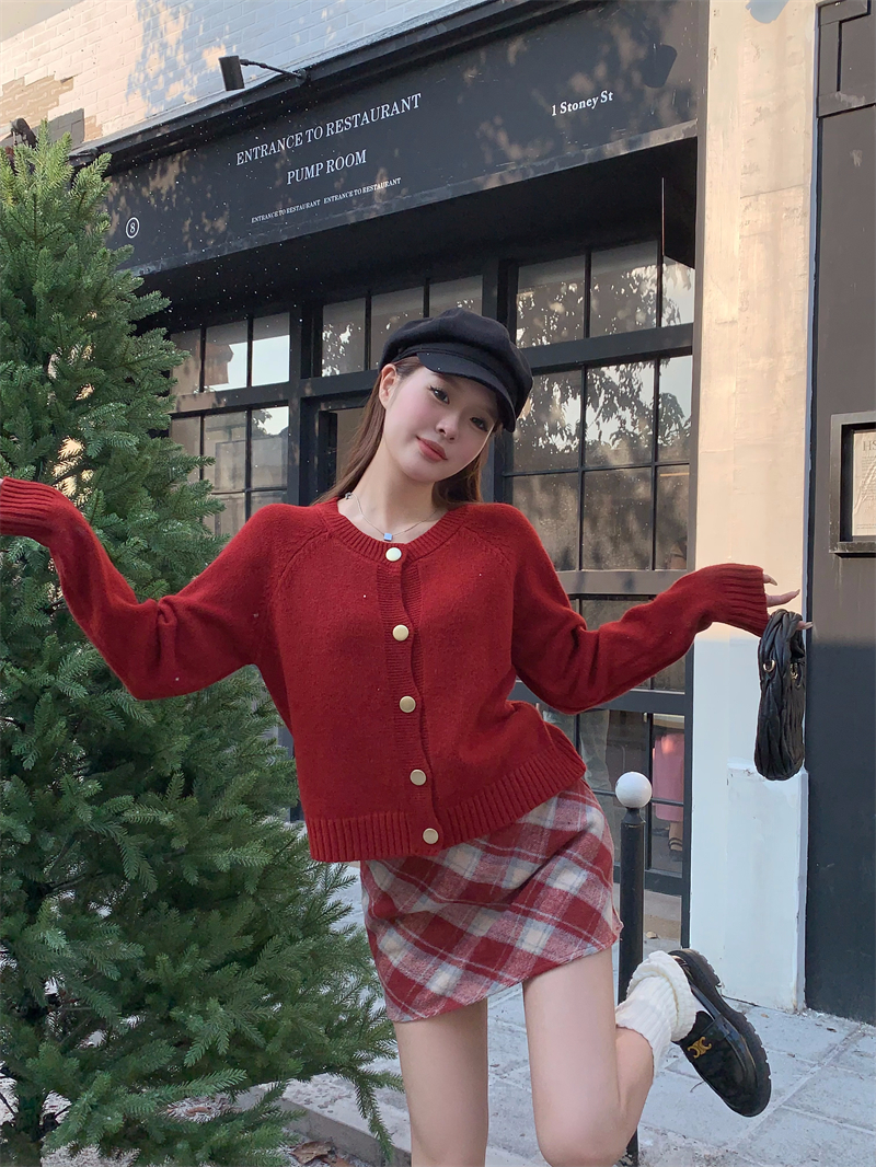 Actual shot of gentle style sweater jacket for women in winter loose casual sweater short cardigan top