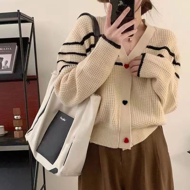 Korean style contrasting striped knitted sweater cardigan to wear with autumn design niche V-neck coat top for small people