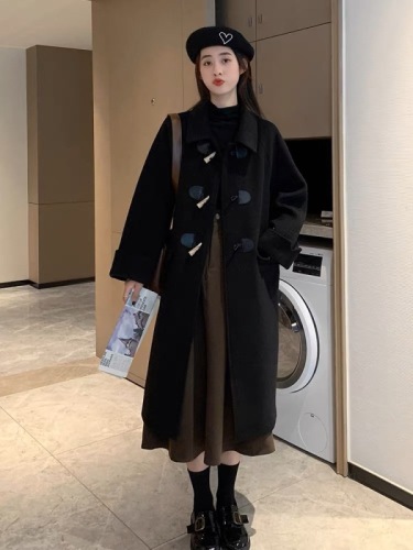 Horn button woolen coat women's off-white loose thickened winter 2023 new Korean style mid-length woolen coat
