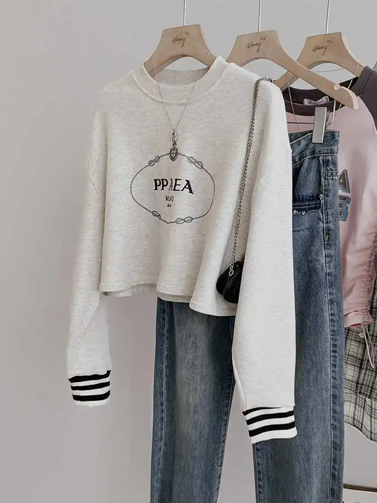 Hoodless round neck short sweatshirt for women spring and autumn autumn and winter 2023 new American style small women's top