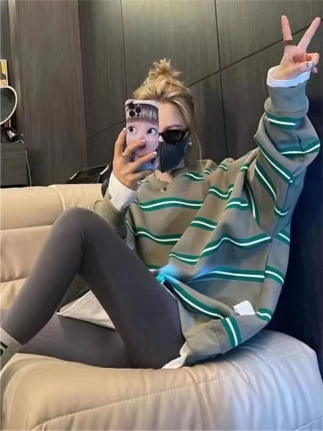 2023 autumn and winter American trendy brand ins retro striped long-sleeved round neck velvet sweatshirt for women loose and versatile top