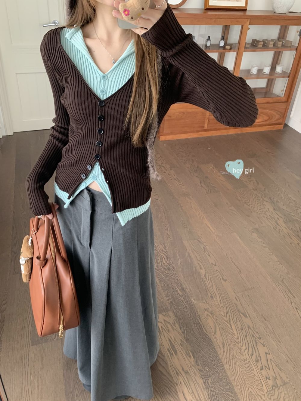 Real shot of three-standard design niche fake two-piece contrasting color knitted sweater cardigan