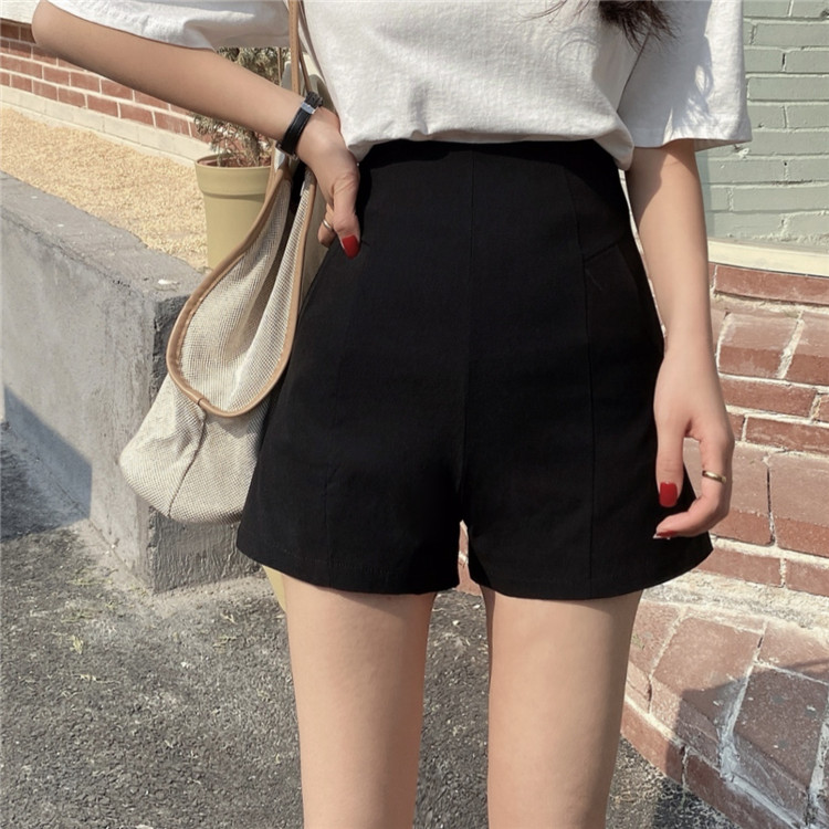 Actual shot of thickened bottoms and missing bottoming shorts for women, slim fit and wearable, elastic high-waisted anti-exposure shorts