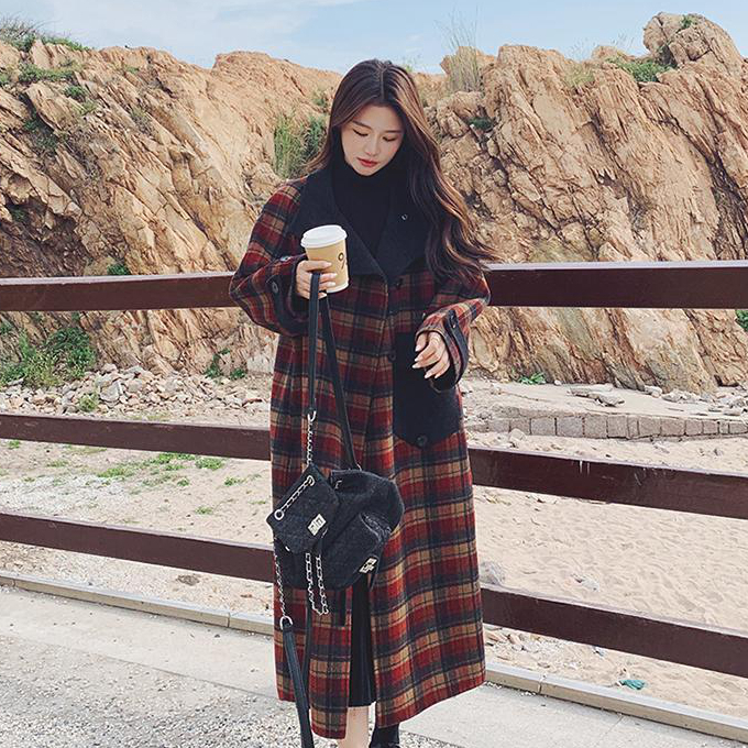 Mid-length plaid woolen coat for women Korean style loose retro fashionable design thickened woolen coat trendy for small people