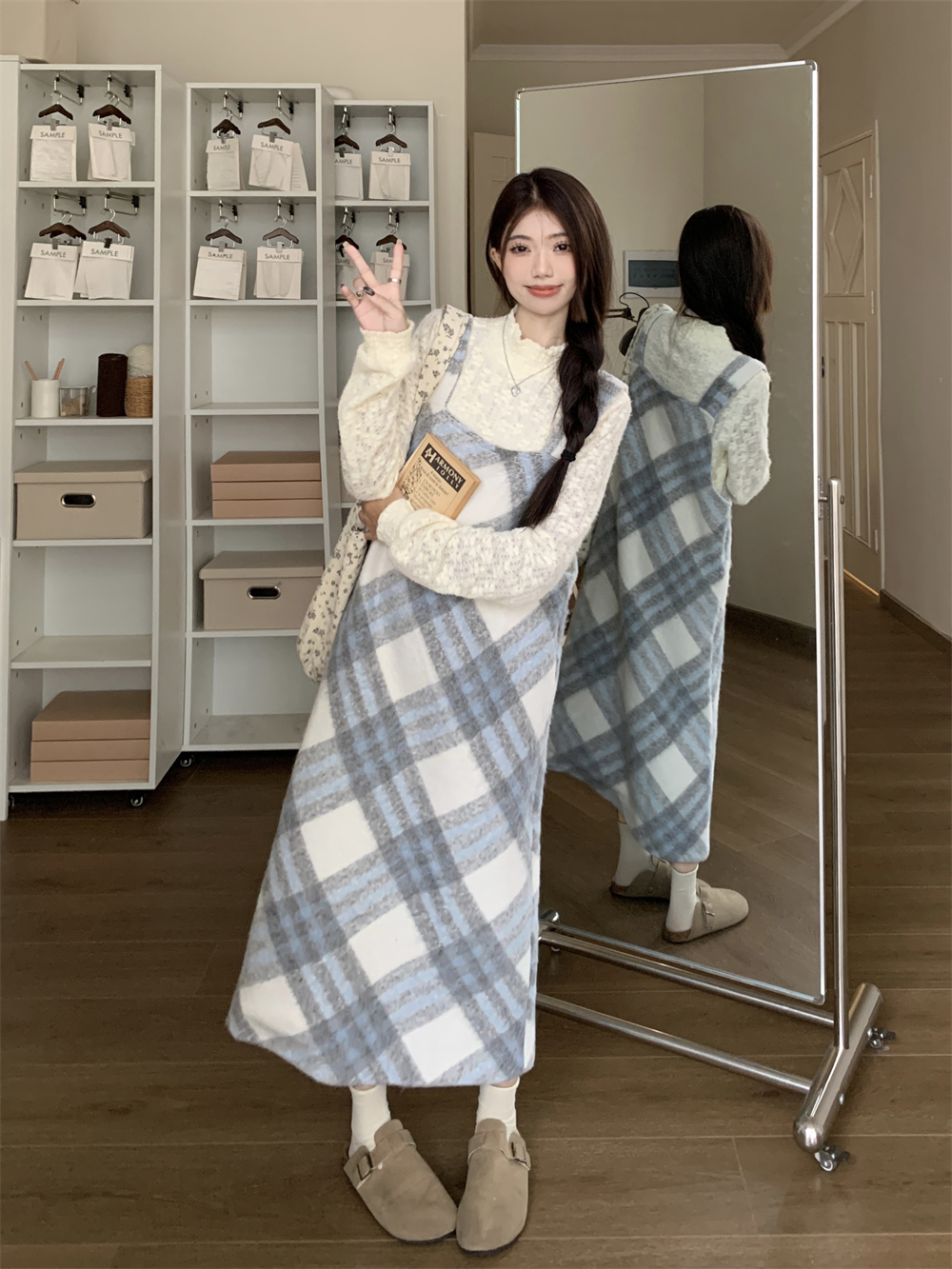 Real shot ~ French sweet diagonal plaid wool slimming tank top + half turtleneck lace bottoming long-sleeved T-shirt