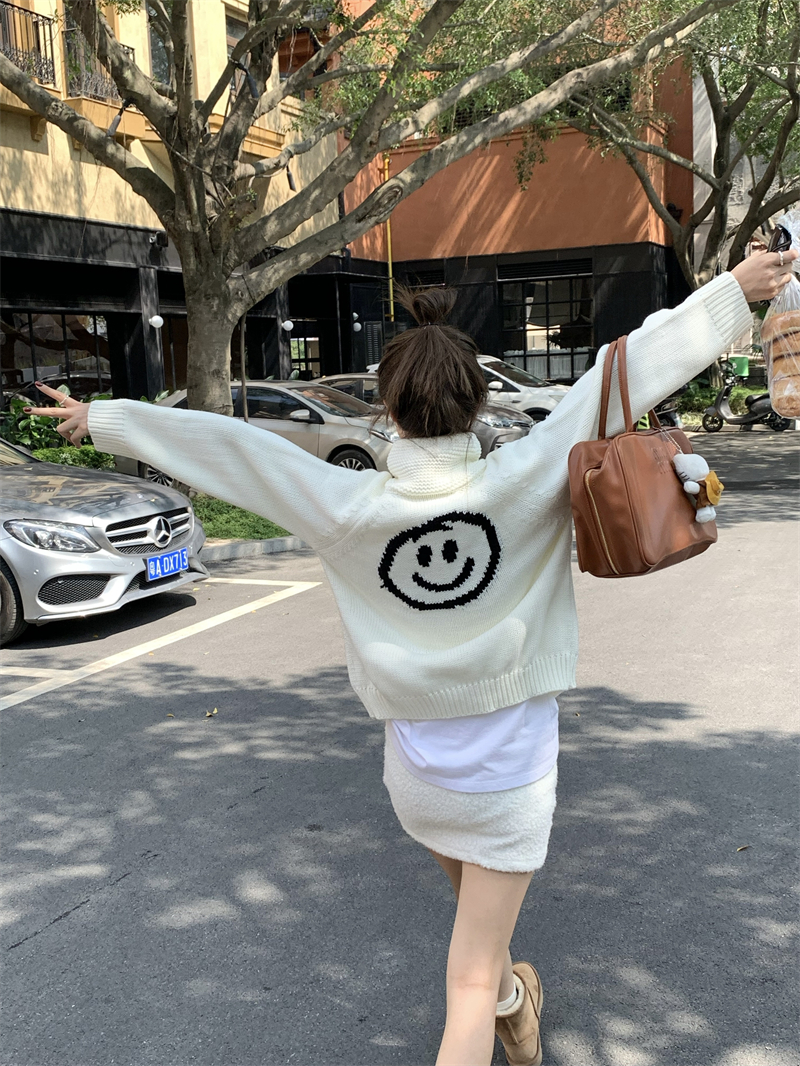 Real shot Smiling soft autumn and winter lazy style loose zipper cardigan knitted sweater jacket