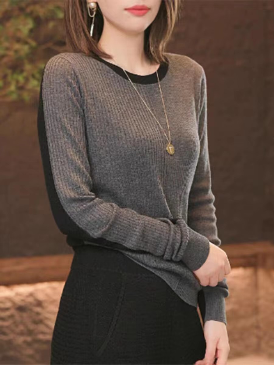 Black long-sleeved sweater for women 2023 new autumn inner layering temperament and fashionable bottoming shirt top early autumn and winter