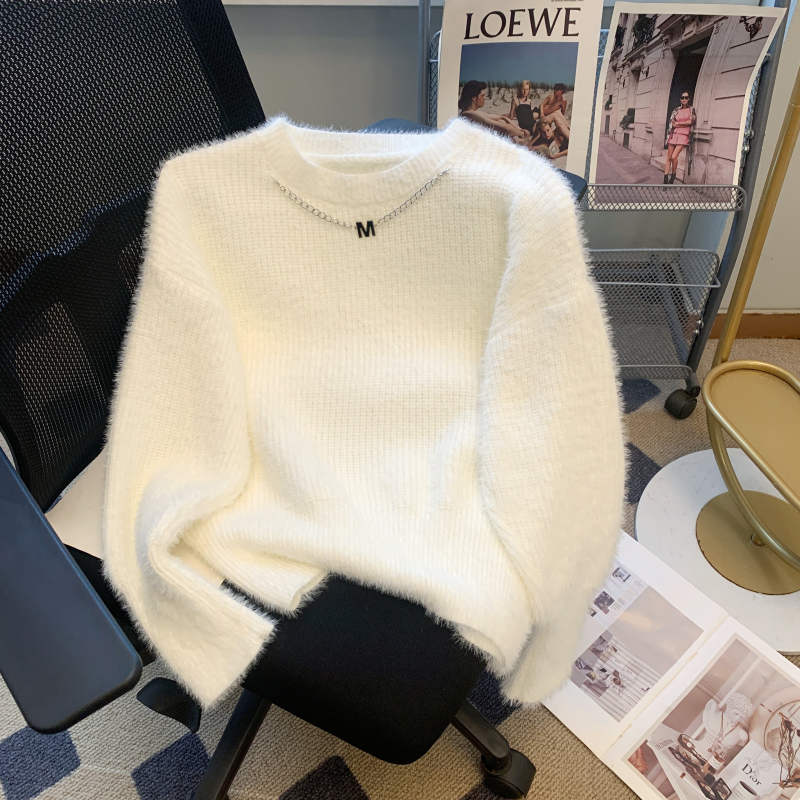 Round neck long-sleeved mink fur bottoming sweater for women autumn and winter 2023 new loose and slim pullover short top for small people