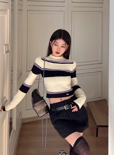 Knitted sweater women's retro contrasting color striped half-high collar long-sleeved autumn slim-fitting midriff-baring short top