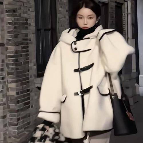 Hepburn style white buttoned woolen coat for women autumn and winter  new Korean style high-end short woolen coat