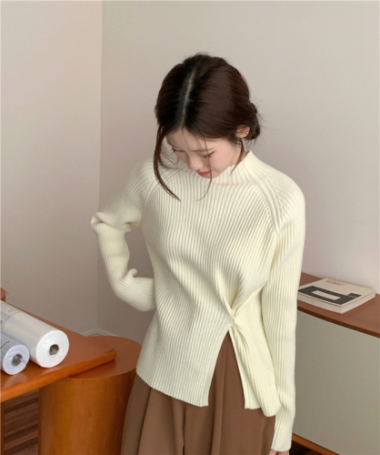 Real shot autumn and winter ~ 2023 Korean style half turtleneck knitted bottoming shirt for women with long sleeves and slits