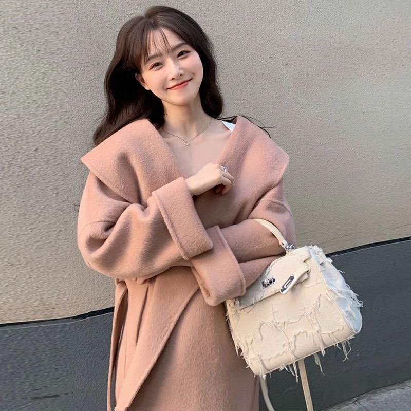 Woolen coat for women, college style Korean style 2023 winter pink niche temperament woolen coat for small people