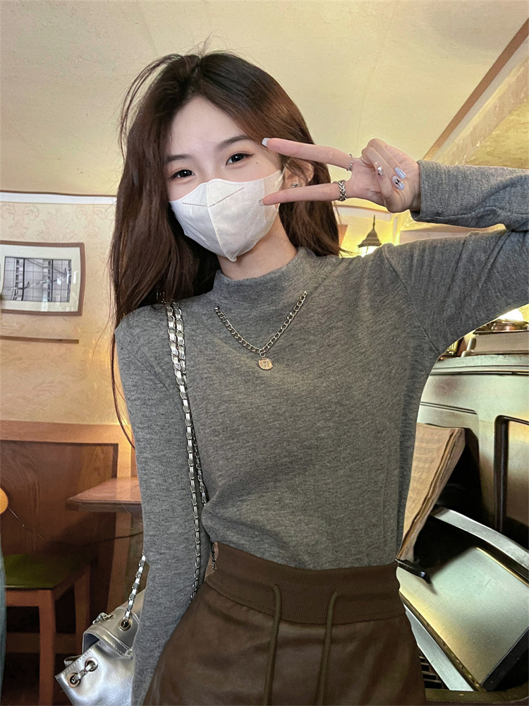 Real shot of half turtleneck bottoming shirt for women in autumn and winter, knitted long-sleeved T-shirt, high-end mid-collar top