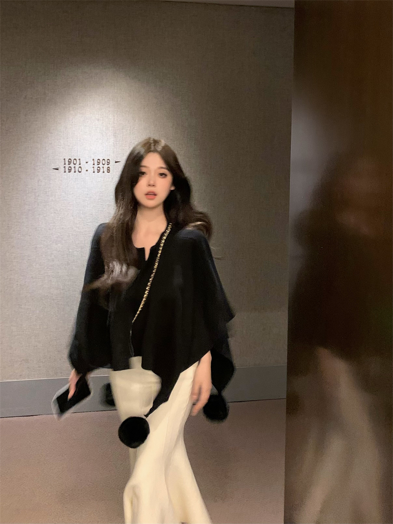 Actual shot of cape and shawl jacket for women in autumn, high-end black retro lady blouse, waistcoat cardigan