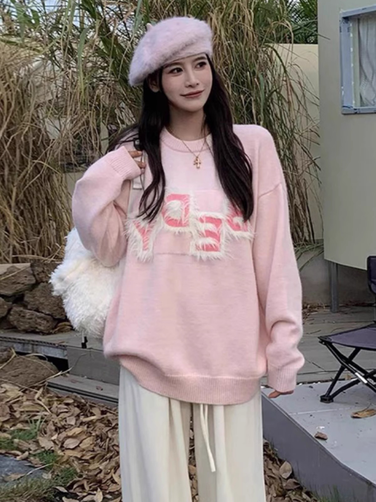 設計感軟糯圓領套頭毛衣女秋冬2023新款時尚慵懶風字母毛絨針織衫