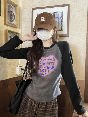 Real shot of American retro letter print color matching versatile slim long-sleeved T-shirt autumn raglan sleeve top