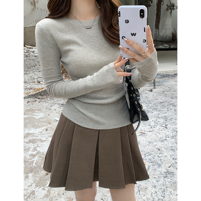 Real shot of solid color round neck pullover knitted bottoming shirt for women in autumn and winter soft and waxy long sleeves with slim fit top