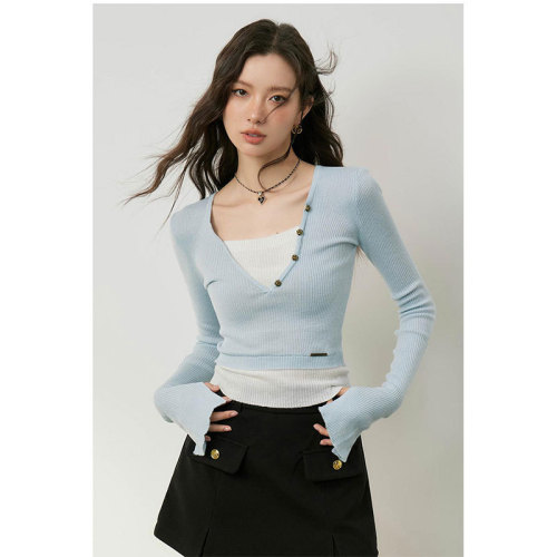 New contrasting color splicing fake two-piece v-neck knitted long-sleeved bottoming shirt for women with western-style tops for autumn commuting