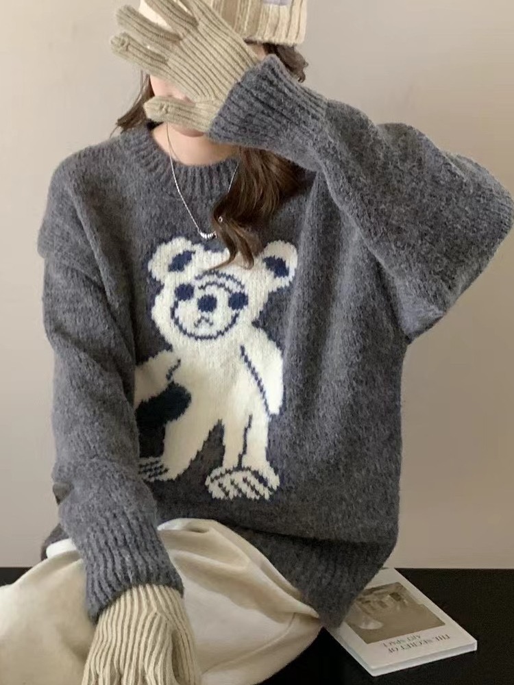 Autumn and winter women's fashion age-reducing contrasting color cartoon bear sweater casual loose round neck pullover long-sleeved knitted top