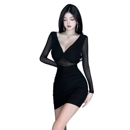 Pure sexy sexy black mesh dress for women in spring, autumn and winter, high-end design, hip-hugging short skirt