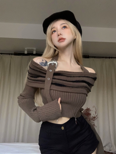 Real shot of one-shoulder halter neck short knitted top sexy hot girl long-sleeved bottoming shirt slim sweater for women