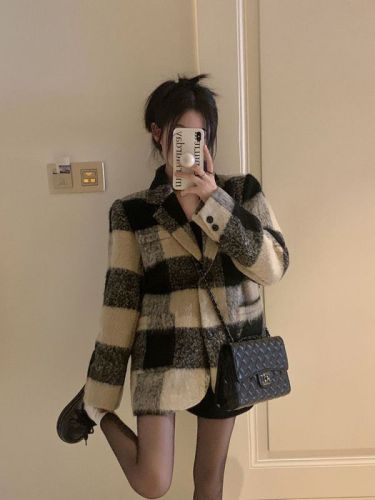 Retro thickened plaid woolen coat for women 2023 autumn and winter new style loose slimming mid-length woolen coat