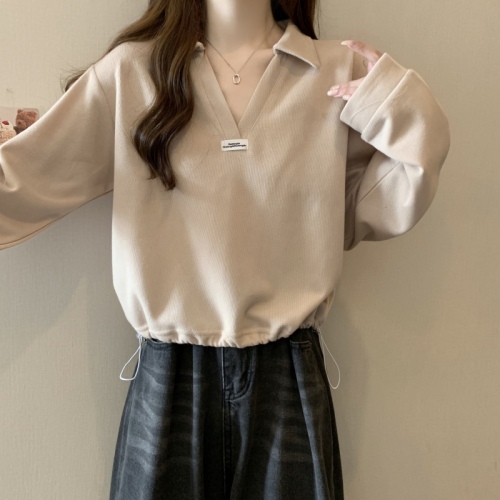 Real shot of large size polo collar black sweatshirt for women in autumn 2023 fat mm covers the flesh and looks slimming short long-sleeved top