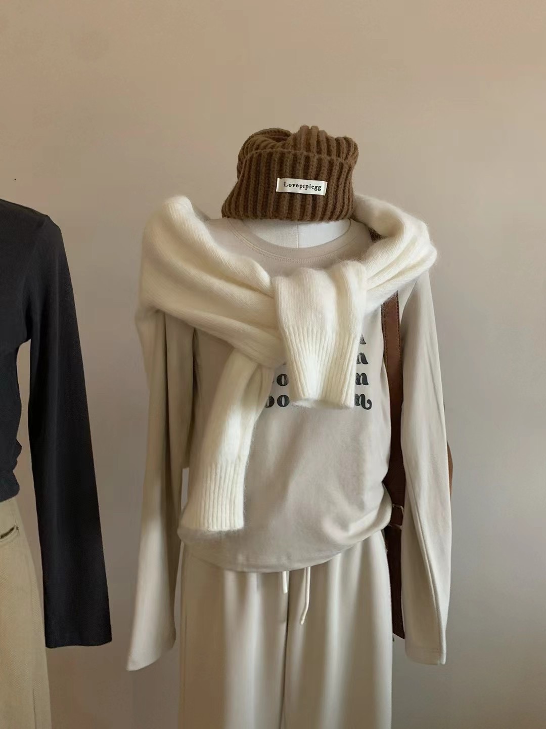 Actual shot ~ Korean style round neck micro-velvet letter printed bottoming long-sleeved T-shirt casual and versatile slimming top