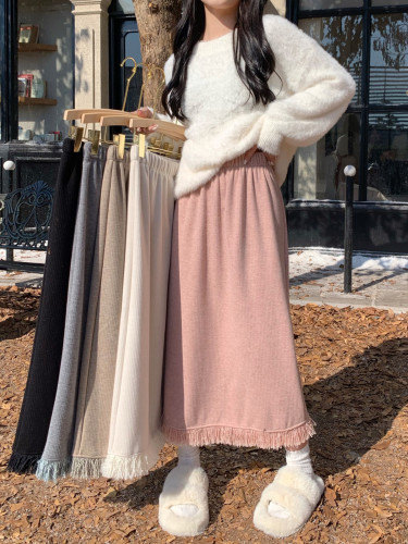 Actual shot of velvet and thickened tassel skirt, autumn and winter new casual high-waist slimming mid-length skirt