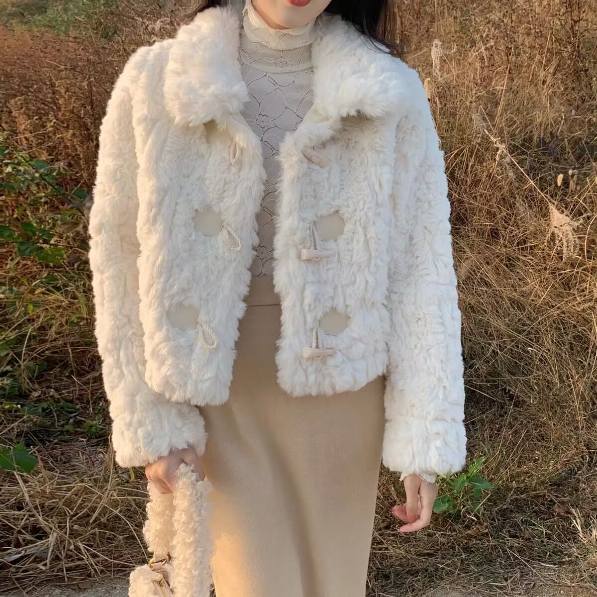 羊羔毛皮草外套女牛角扣皮毛一體2023秋冬新款寬鬆仿兔毛茸茸上衣