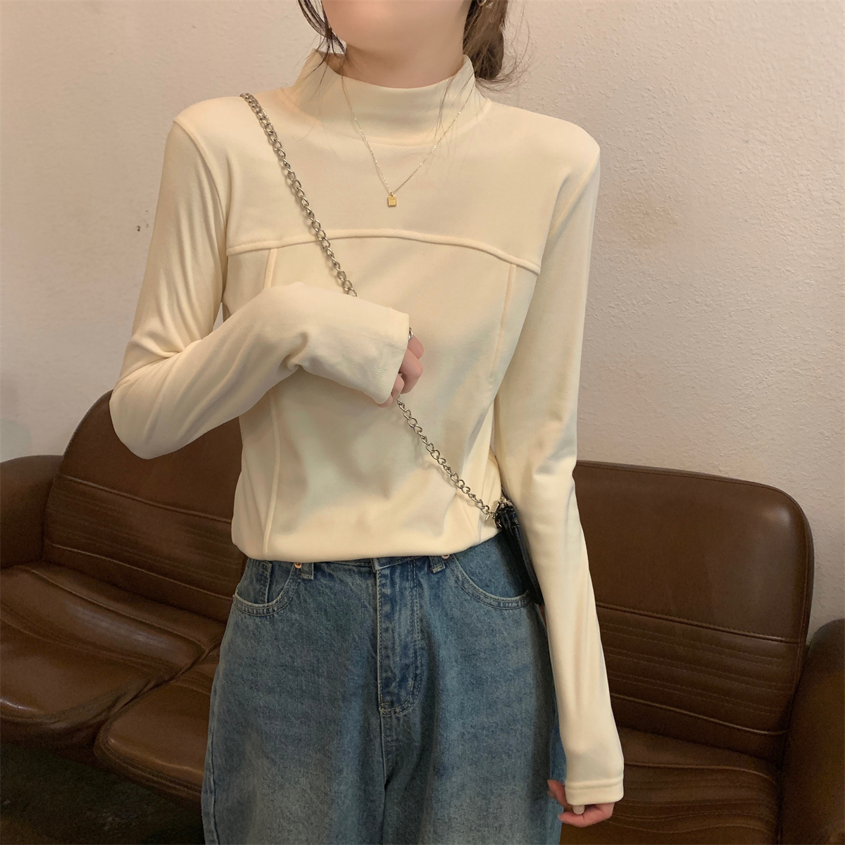 Actual shot of autumn and winter Korean style temperament half turtleneck fishbone velvet warm and slim fit inner long-sleeved T-shirt top for women