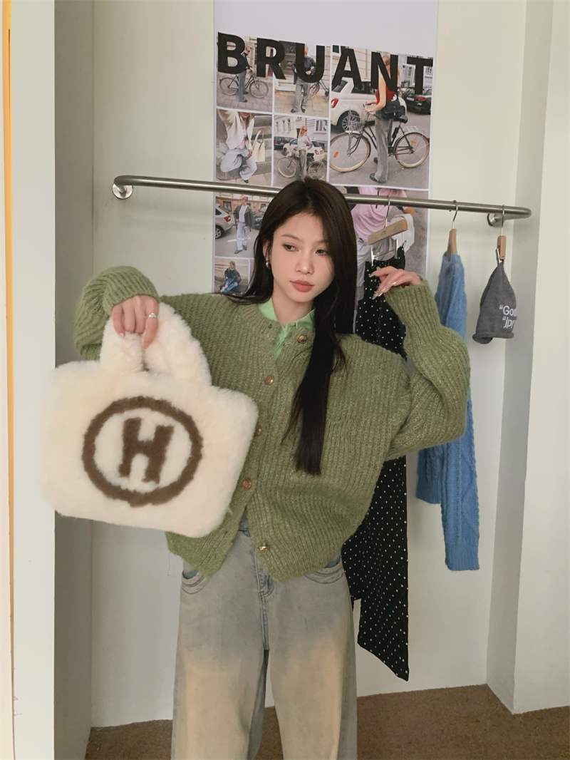 Actual shot of matcha green sweater for women in early autumn new casual loose small fragrance lazy top knitted cardigan