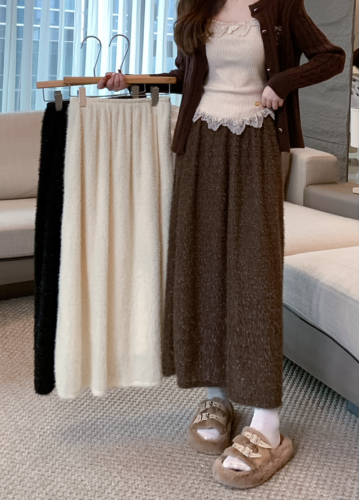 Actual shot of the new high-end atmosphere versatile plush high-waisted long skirt