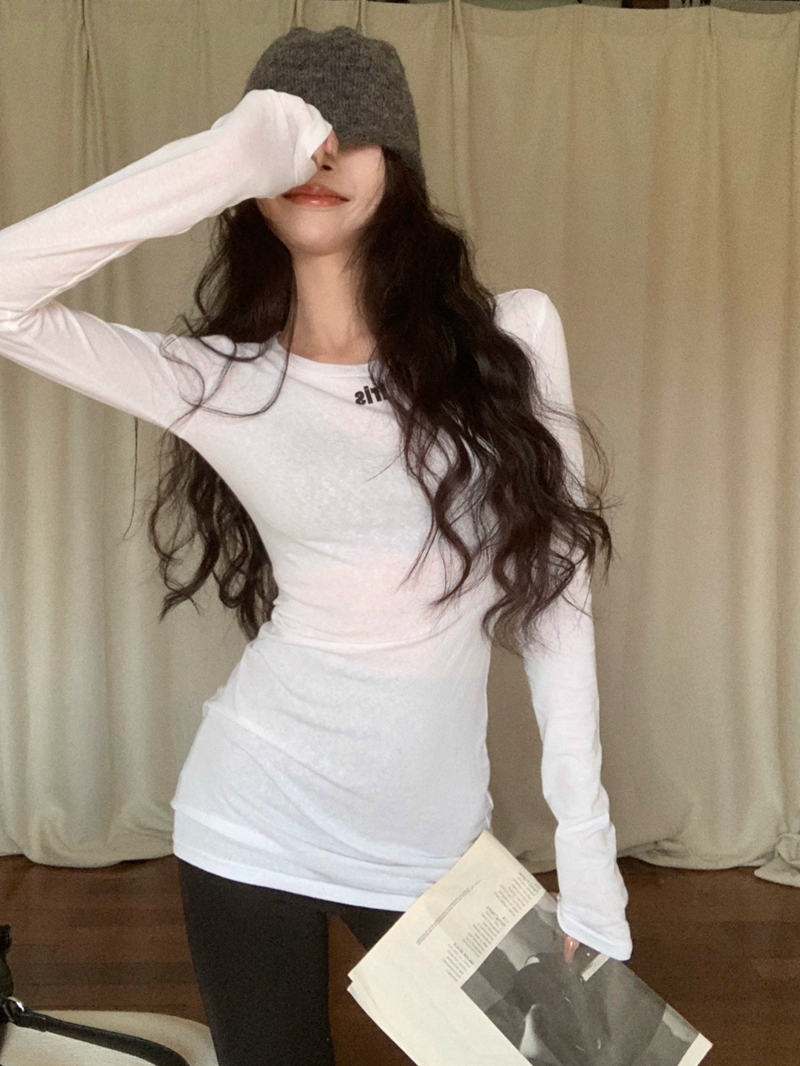 Real shot of snowflake cotton letter printed long-sleeved T-shirt for women with casual simple printed white round neck top